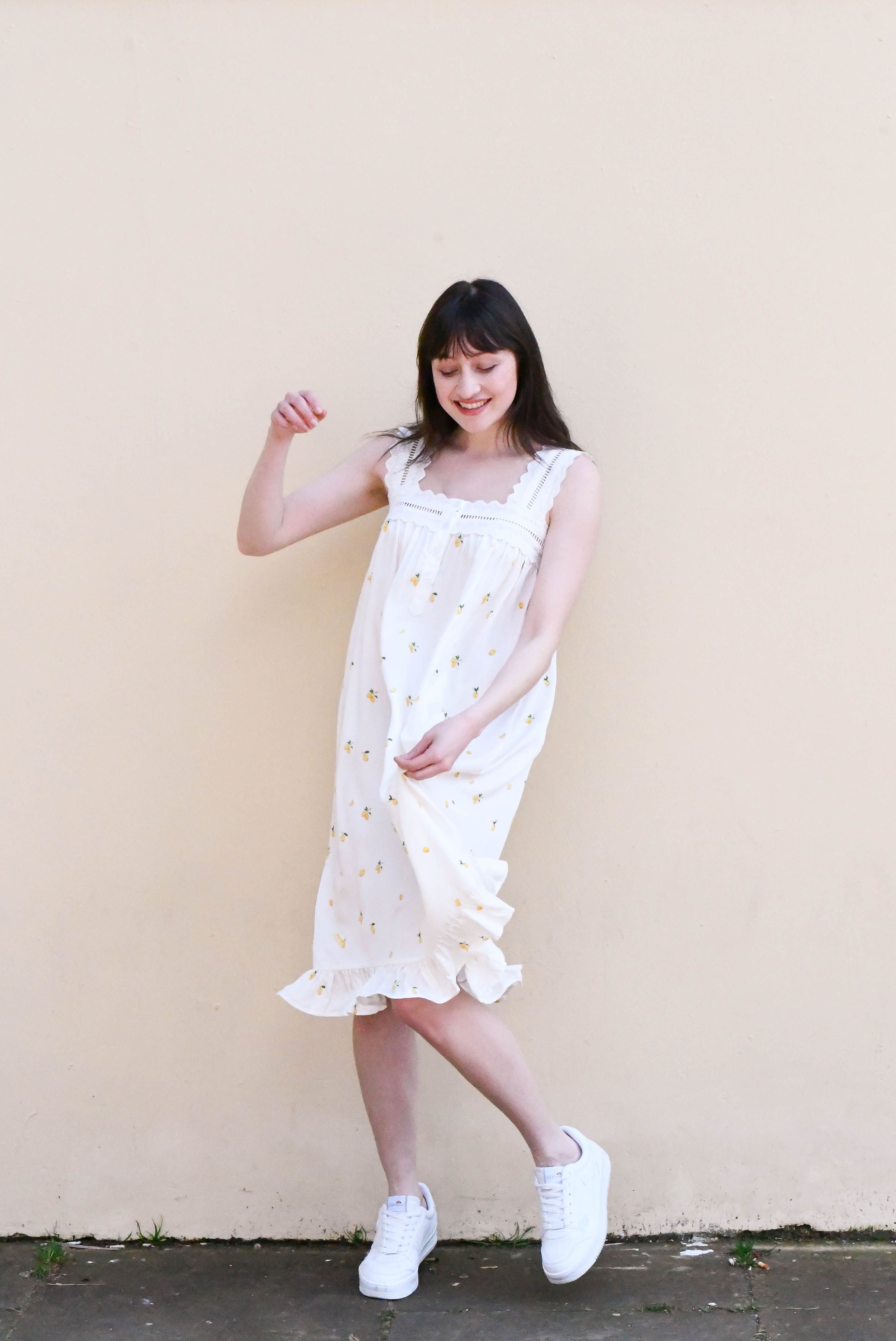 Lace nightdress white lemon design feminine